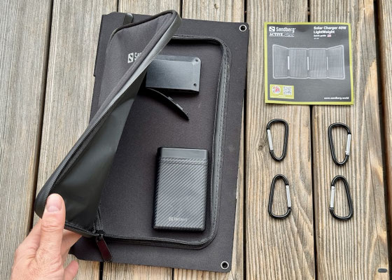 große Reißverschlusstasche beim Solar Charger 40W Lightweight