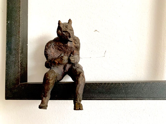 Warten auf Godot, Bronze in Stahlrahmen