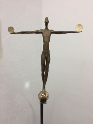 Finanzausgleich - Bronzeskulptur von Ines Mösle
