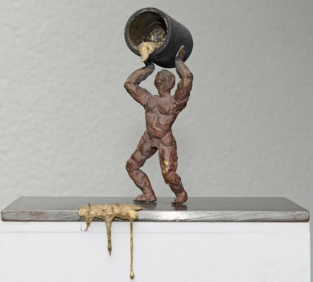 Der Gießer - Bronzeskulptur von Ines Mösle