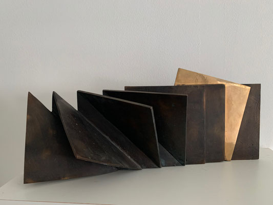 Entfaltung, Bronze H 18cm, B 40cm, T 14cm, 5,3kg