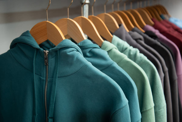 Fair Fashion ist nicht langweilig! Unsere Kollektionen wechseln saisonal. Viele schöne Basics sind immer verfügbar.
