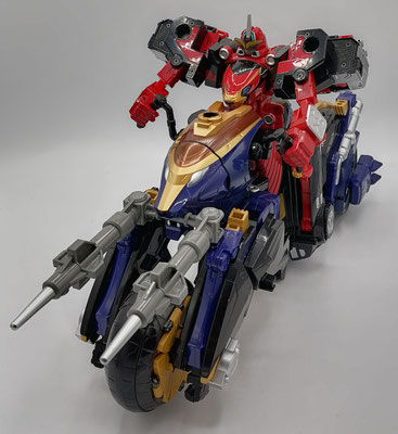 CB-01 Ace/Go-Buster Ace riding Buster Vehicle LT-06