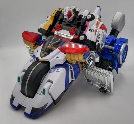 Delta Squad Megazord Riding Omegamax Cycle / Riding Dekaranger Robo