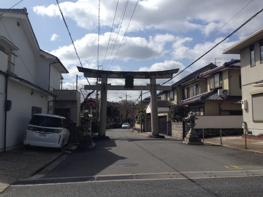 西陣町(長岡天満宮の鳥居)