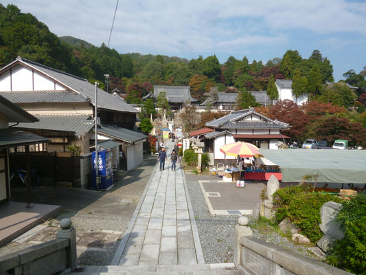 楊谷寺は西山の奥深く、平安時代に創建された古刹だ。