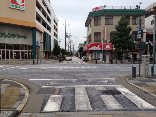 JR長岡京駅前通りを越えて、北に進もう。