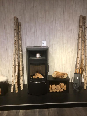 Hark 44.5.1 mit Holzregal rechts