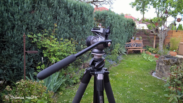 So sah die erste Montage meines neuen Fluidneigers auf dem Manfrotto Stativ aus. Man kann sehr weiche und kontrollierte Schwenk- und Neigebewegung dank der neuen Gitzo Fluid-Patronen durchführen.