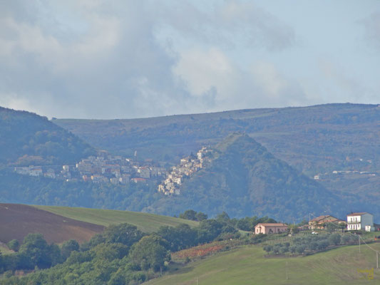 San Fele vista dalla valle della Fiumara di Atella