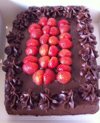 Chocoladetaart met aardbeien