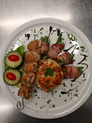 Mailänder Spieß mit Kartoffelgratin und Prinzessbohnen