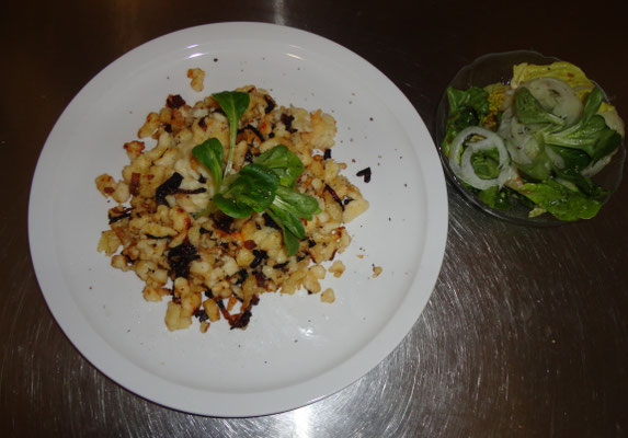 Kässpatzen mit Salat