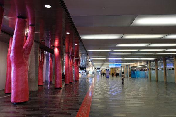 Das RESO führt unterirdisch direkt in die Lobby des Palais Congres