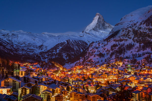 Bild Nr. 2021_2203: Zermatt by Night mit Matterhorn