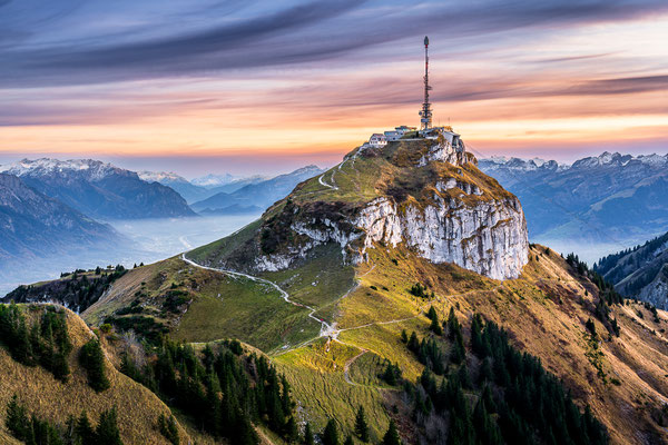 Bild Nr. 2022_2646: Farbenfroher Morgenhimmel über dem Hohen Kasten