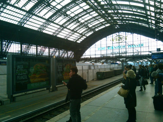 ケルンの駅の様子。