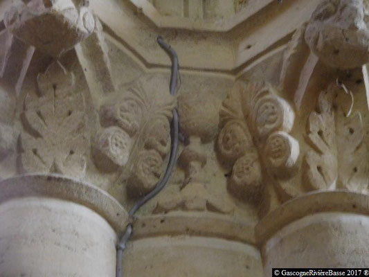 Sculpture chapiteau église de Plaisance du Gers calice