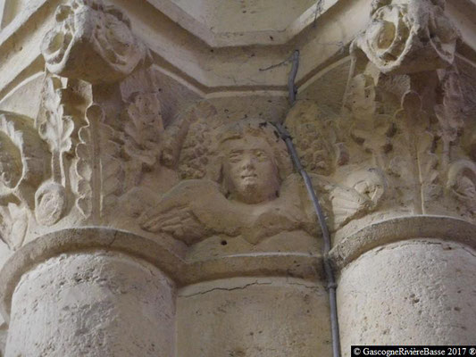 Sculpture chapiteau église de Plaisance du Gers les Anges