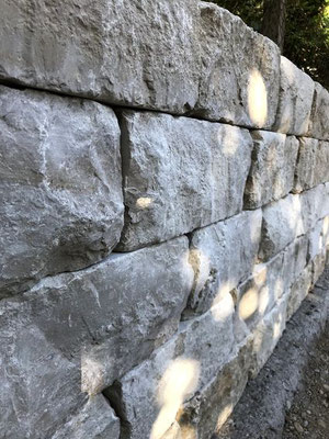 Freiburger Gartenbau Gelsomino Aussenanlage - Steinmauer