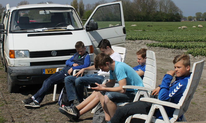 pauze op het land met de scholieren