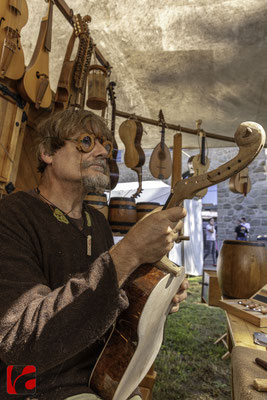 Mittelalterfest Zug 2019, Godefroy Brabant, Viola d'amore Typ 2 im Rohbau