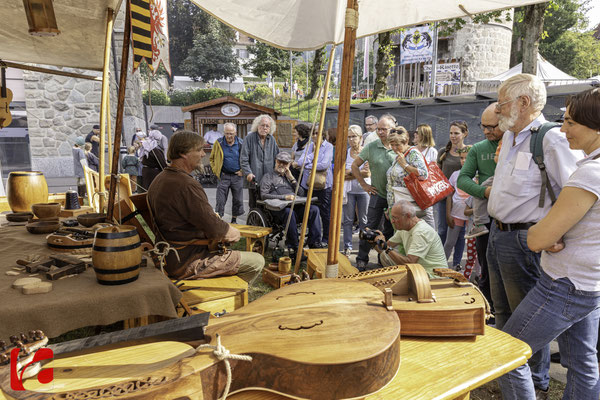 Mittelalterfest Zug 2019, Godefroy Brabant — Musikinstrumentenbauer