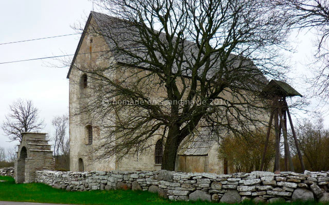 Eglise médiévale fortifiée de Källahamn.
