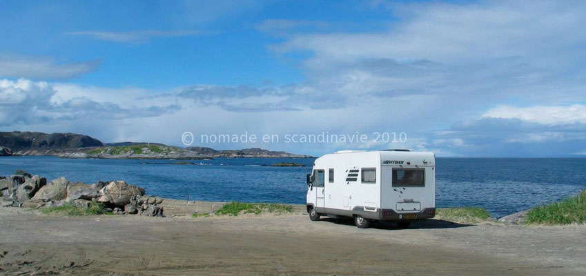 Nous nous installons sur le parking de Grense Jakobselv