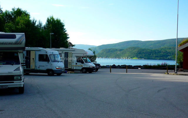 Bivouac sur le parking du ferry