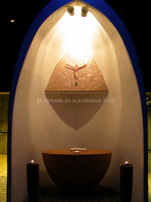 Dans la chapelle souterraine du Cap Nord