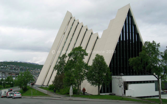 La cathédrale moderne de Tromsø