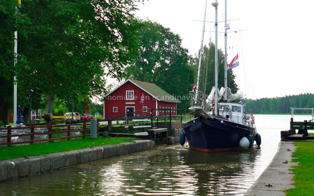 Les bateaux passent les écluses...
