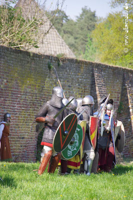 Ritter, holde Maiden und Gesindel in Goch auf dem Mittelaltermarkt über Ostern 