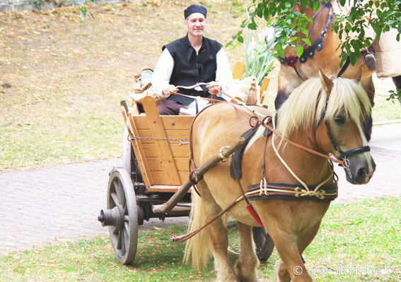 Waren wurden im 15. Jahrhundert zu Pferd transportiert. 