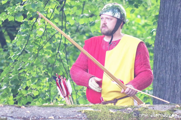 Das 15. Jahrhundert war eine spannende Zeit: Bogenschützen und Kanoniere kämpften gleichermaßen.