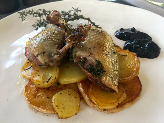 Pigeons with caramelised apples by ZsL