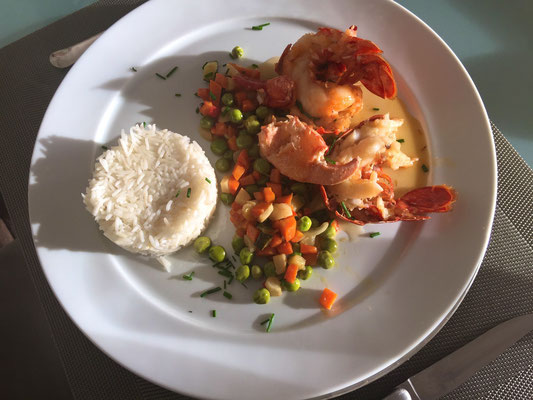 Lobster with steamed vegetables and white rice by ZsL  
