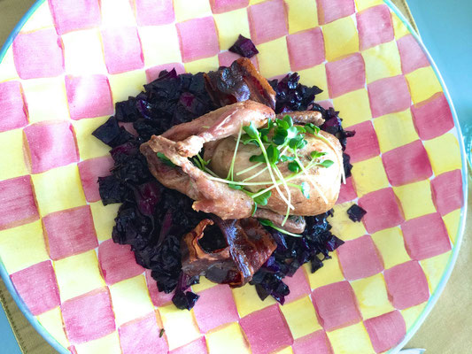Cornishen with caramelized red cabbage and bacon by ZsL
