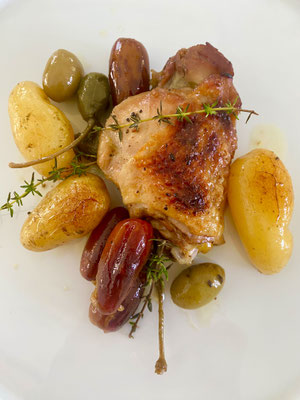 Roasted chicken with small potatoes, dates, olives and capers by ZsL 