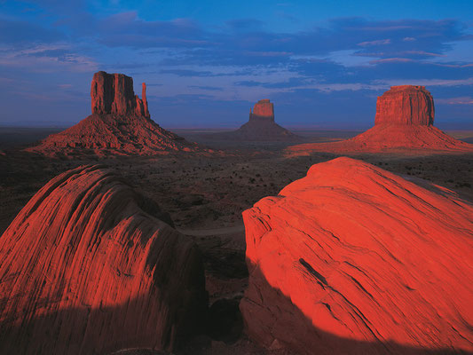 Abendlicht über Mittens and Merrick Butte I Monument Valley I Navajoland I Utah