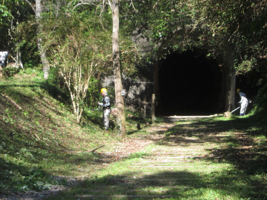 2025.10.23桜の園④廃線敷草刈り桜ふれあい広場