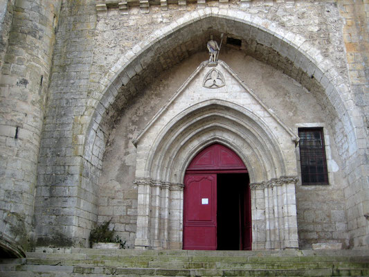Porche de l'église de Caylus