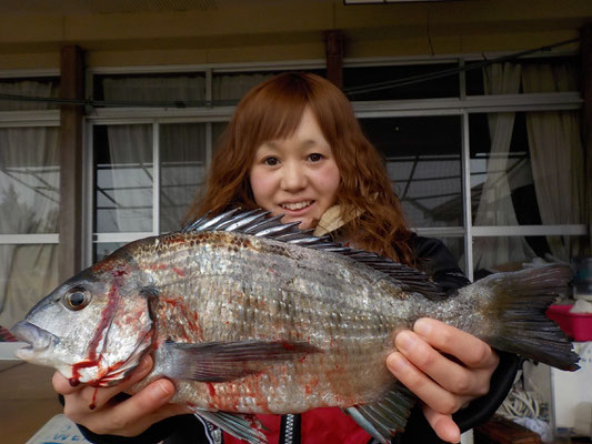 ３月５日　磯釣りで田上さん　チヌ１匹