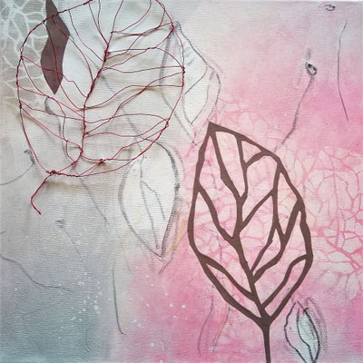 Blätter grau-rosa 2, Acryl auf LW mit Draht, 30 x 30 cm