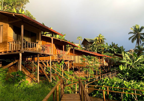 Bungalows der intergrierten Schwester-Lodge