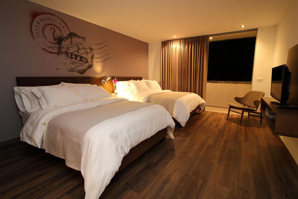Großes Doppel-/ Vierbettzimmer
