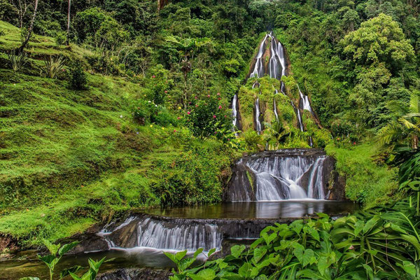 Der Wasserfall von Termales Santa Rosa 