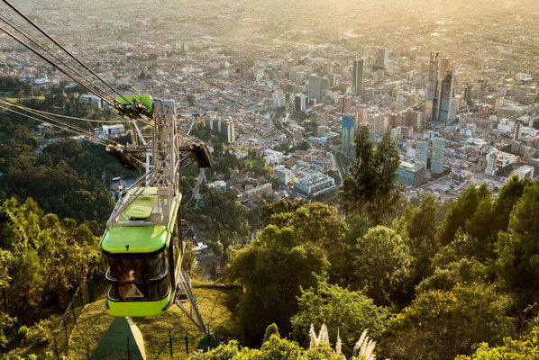 Mit der Seilbahn hinauf auf 3.200m zum Hausberg & Wallfahrtsort Monserrate