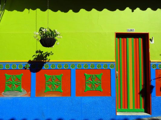 Typische Hausfassade in Guatapé